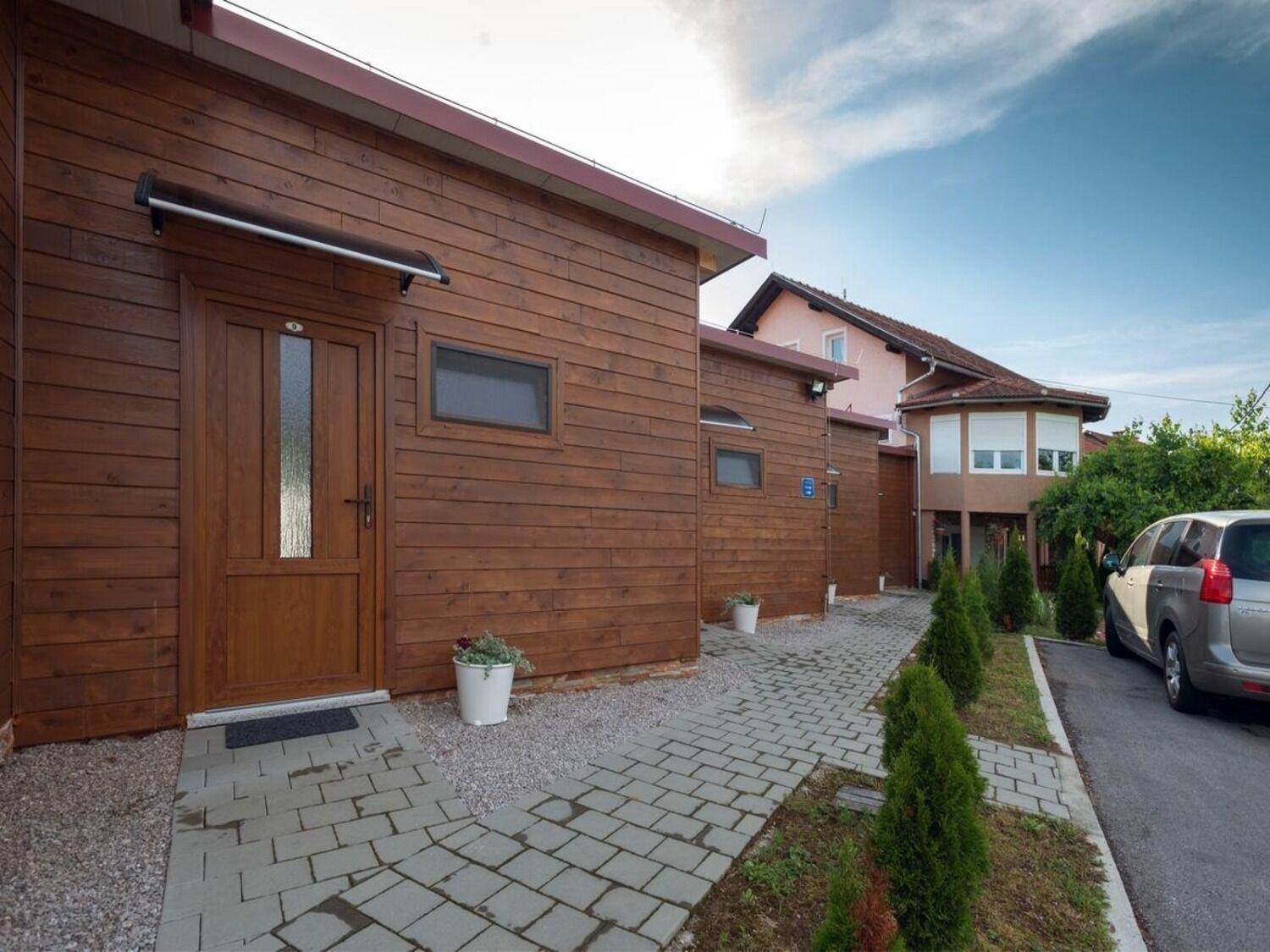 Apartments San - With Pool; Раковица Экстерьер фото
